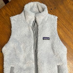 Patagonia sherpa vest- zip up with pockets
